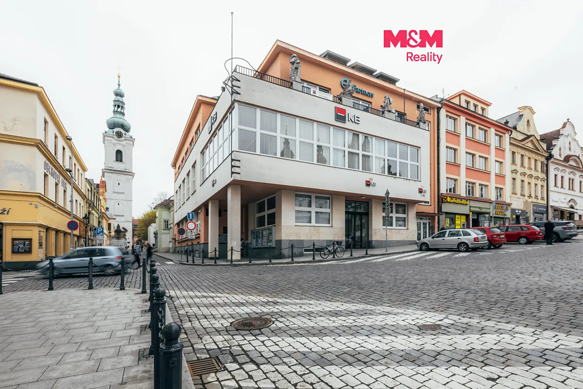 Pronájem kanceláře 396 m²